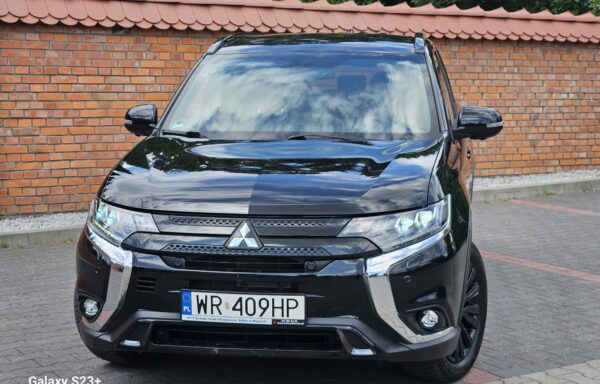 Mitschubishi Outlander  Black Edition 2,0B Moc 155 km Rok-2020 Przebieg 76000km