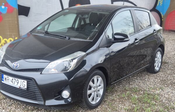 Toyota Yaris Hybrid Moc-100km Rok-2014 Przebieg 123000km Kamera